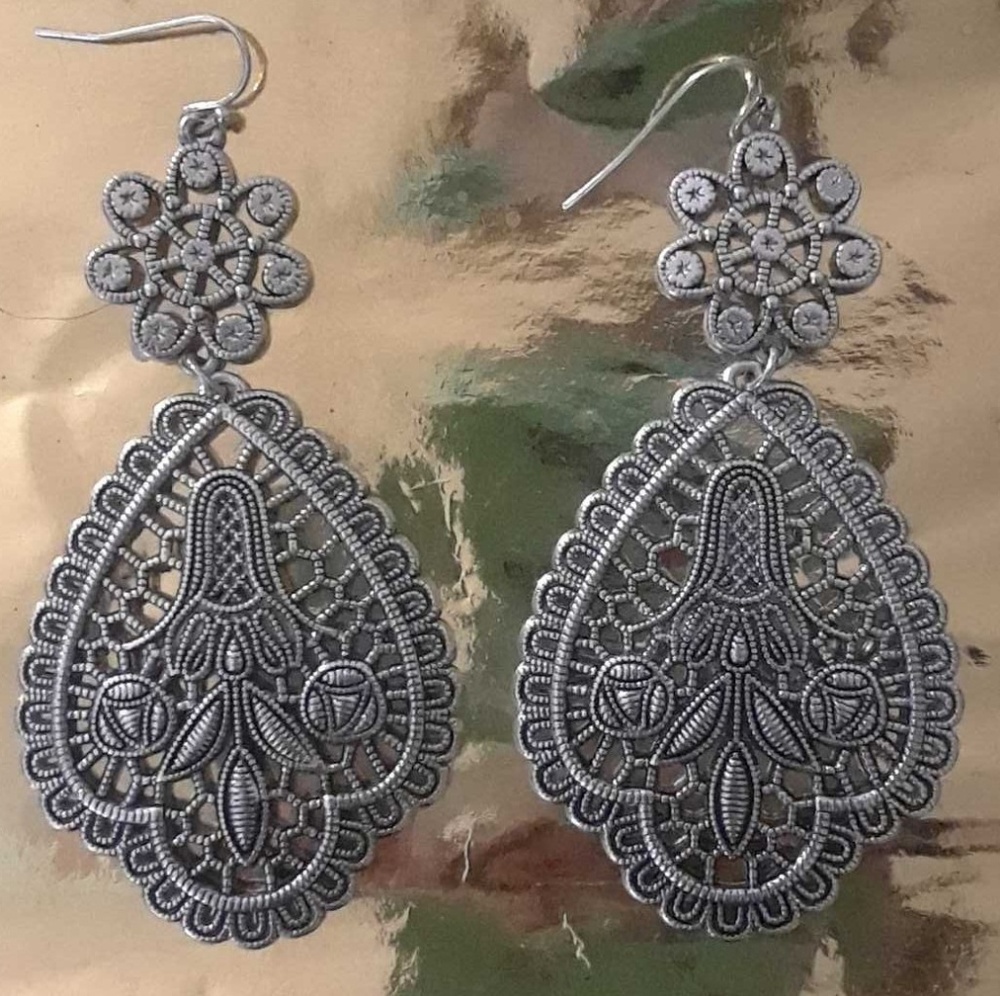 Daisy earrings